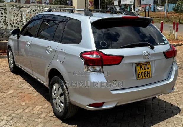 Toyota Corolla Fielder 2015 Silver