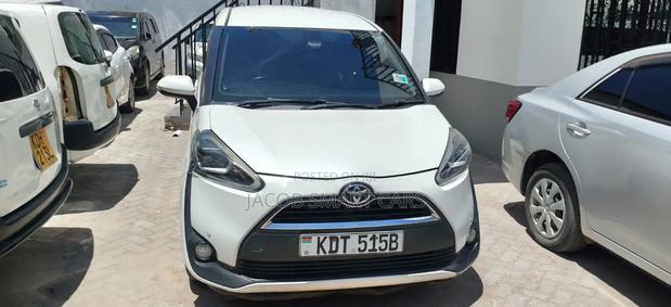 Toyota Sienta 2018 White