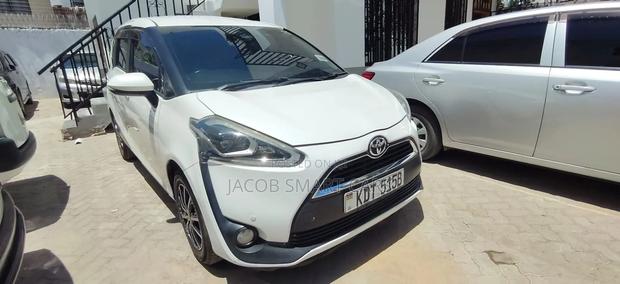 Toyota Sienta 2018 White