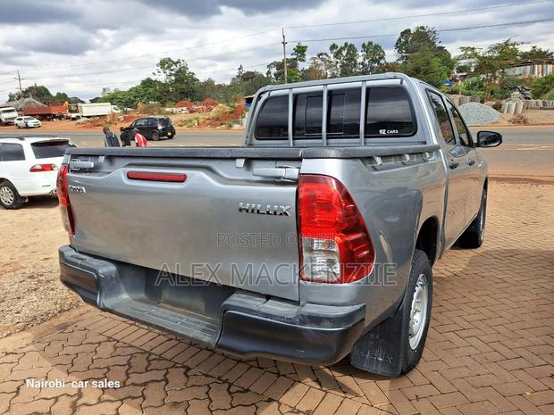Toyota Hilux 2019 Silver