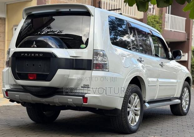 Mitsubishi Pajero 2019 White
