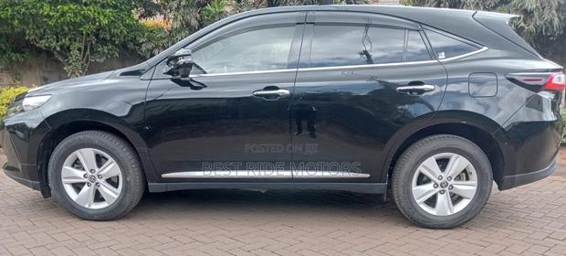Toyota Harrier 2.0 4WD 2017