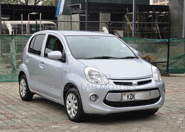 Toyota Passo 2015 Silver