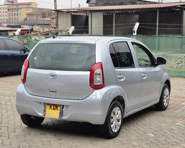 Toyota Passo 2015 Silver
