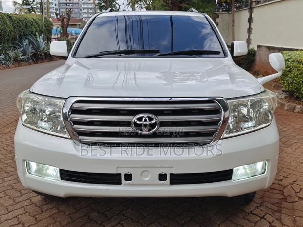 Toyota Land Cruiser 2009 White