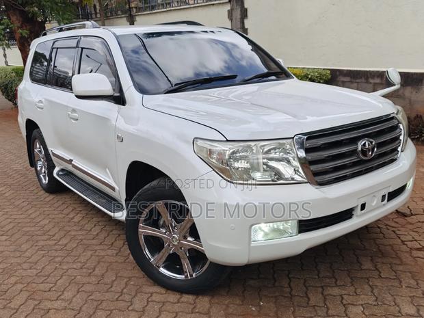 Toyota Land Cruiser 2009 White