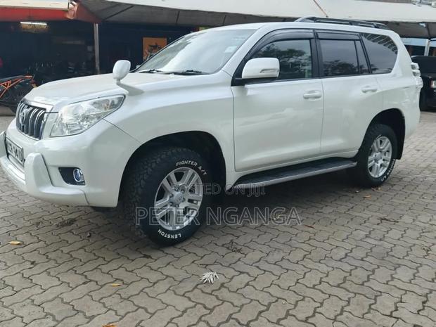 Toyota Land Cruiser Prado 2013 Off white