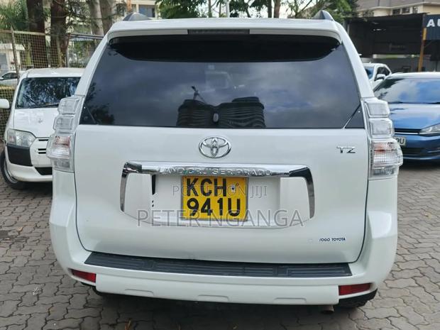 Toyota Land Cruiser Prado 2013 Off white