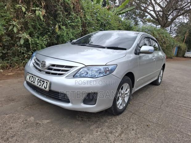 Toyota Corolla Altis 2012 Silver
