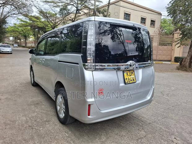 Toyota Voxy X 2WD 8-Seater 2016 Silver