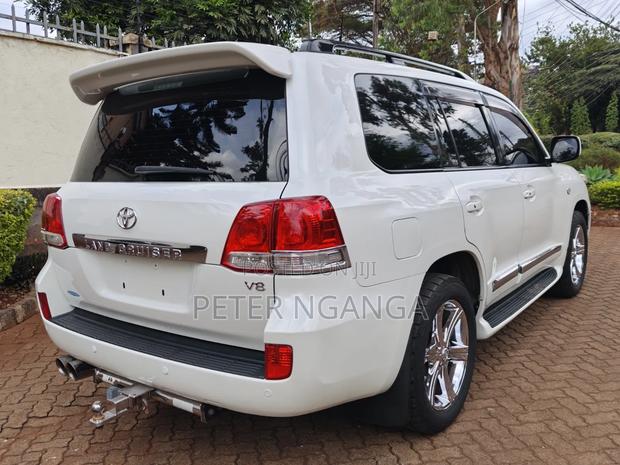 Toyota Land Cruiser 2009 Off white