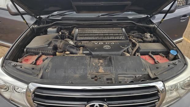 Toyota Land Cruiser 4.5 V8 VXR 2010 Gray