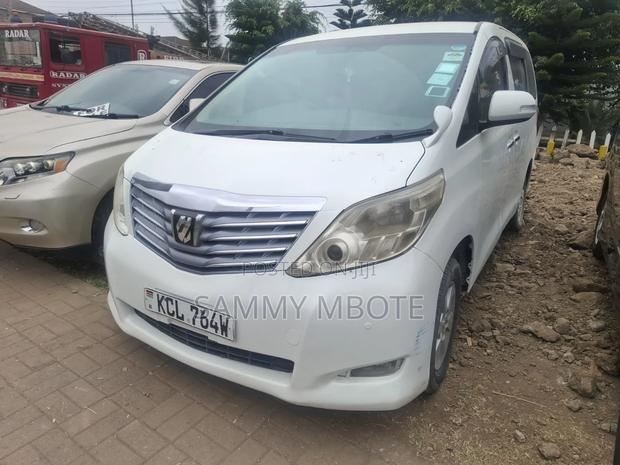 Toyota Alphard 2.4 Petrol FWD 2011 White