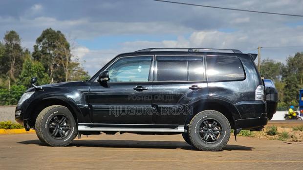 Mitsubishi Pajero V80 3.2 DI-D 2019 Black