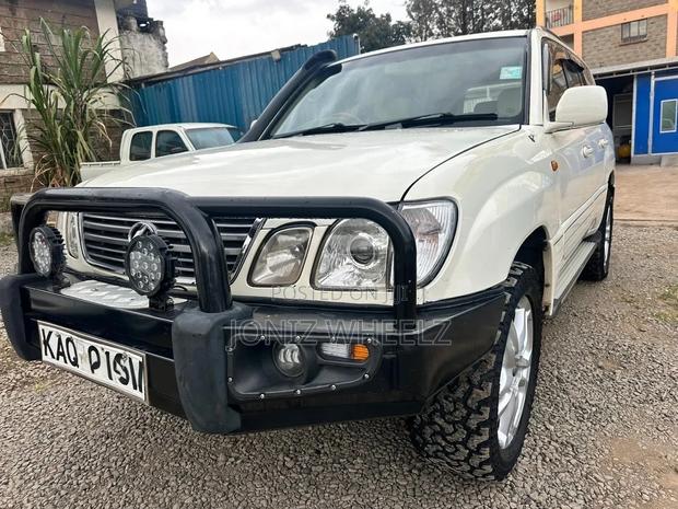 Lexus LX 470 AWD 2000 White