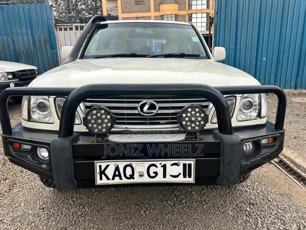 Lexus LX 470 AWD 2000 White