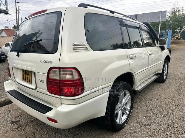 Lexus LX 470 AWD 2000 White