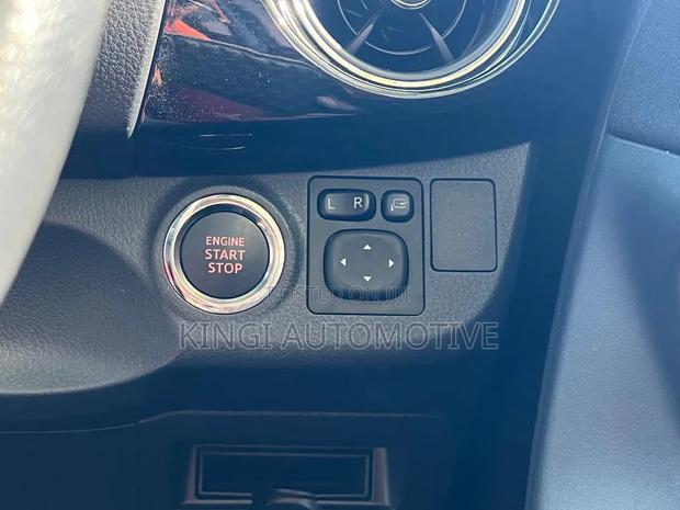 Toyota Vitz 2019 Silver