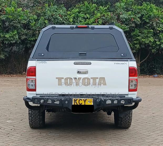 Toyota Hilux 2013 White
