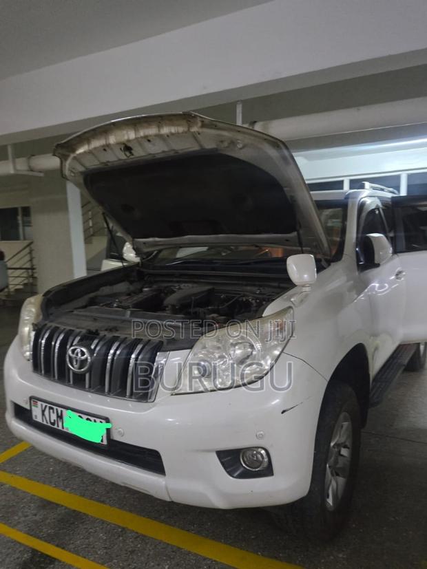 Toyota Land Cruiser Prado 2011 White