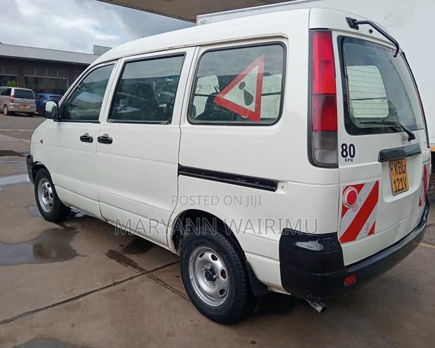Toyota TownAce 2004 White