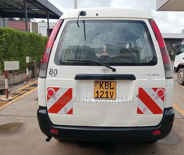 Toyota TownAce 2004 White