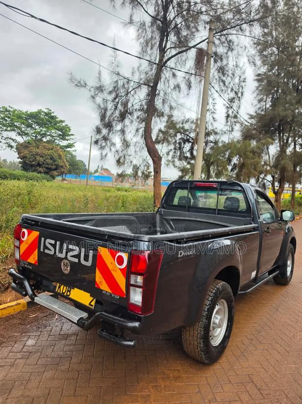 Isuzu D-MAX 2021 Gray