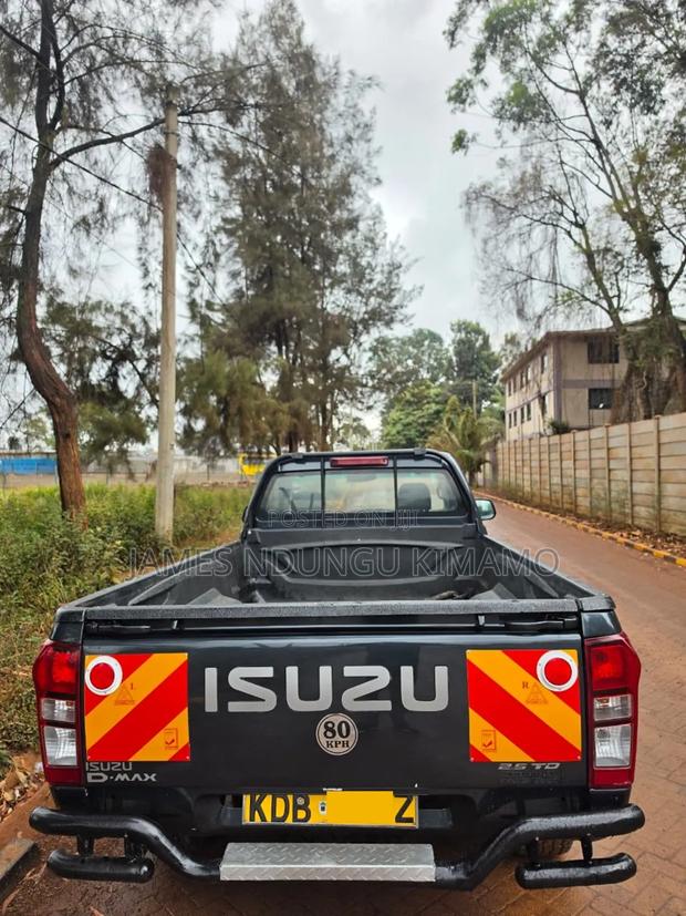 Isuzu D-MAX 2021 Gray