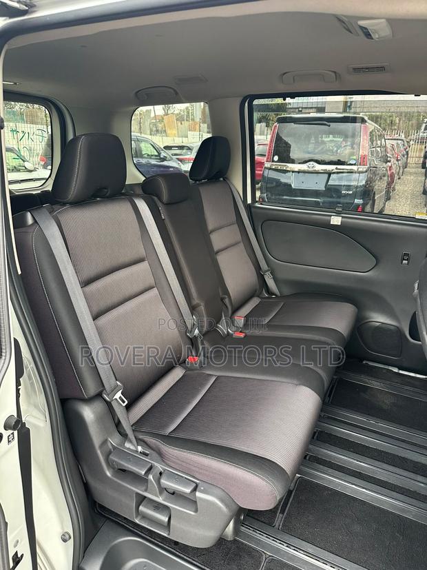 Nissan Serena 2019 White