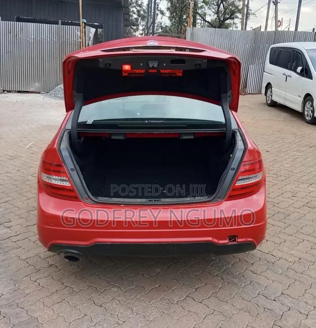 Mercedes-Benz C180 2014 Red