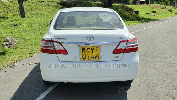 Toyota Premio 2013 White