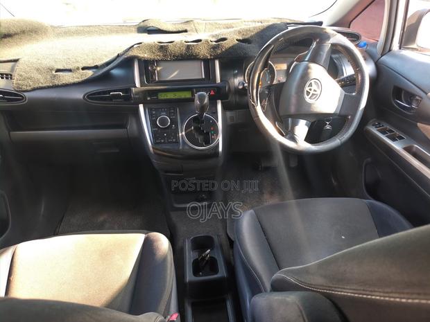 Toyota Wish 2010 White