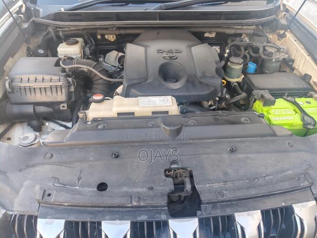 Toyota Land Cruiser Prado 2015 White