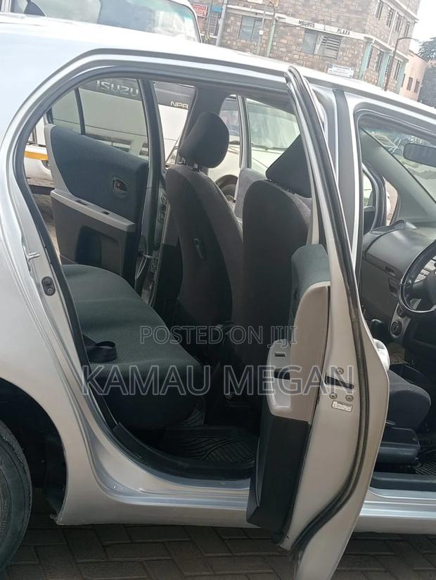 Toyota Vitz 2006 Silver