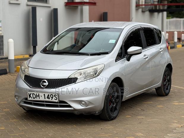 Nissan Note 2015 Burgundy