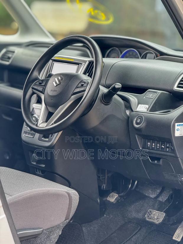 Suzuki Solio Hybrid G 2019 Silver