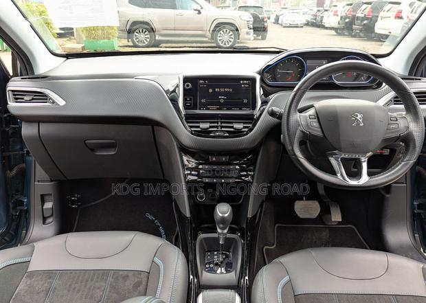 Peugeot 2008 2019 Green