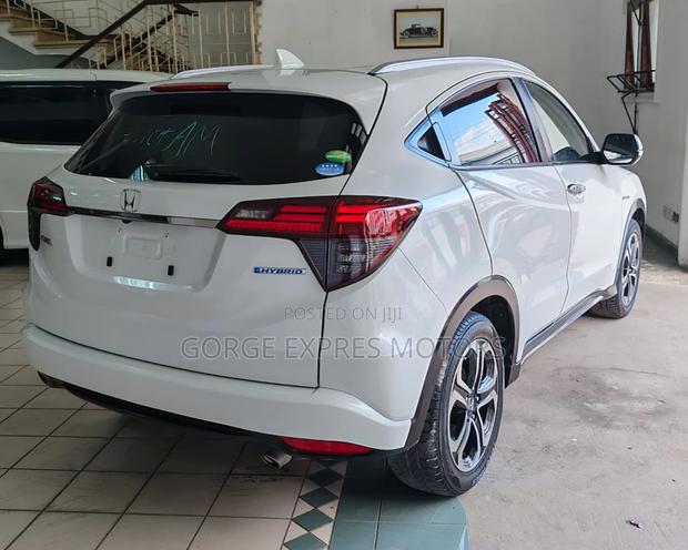 Honda Vezel 1.5 2WD 2019 White