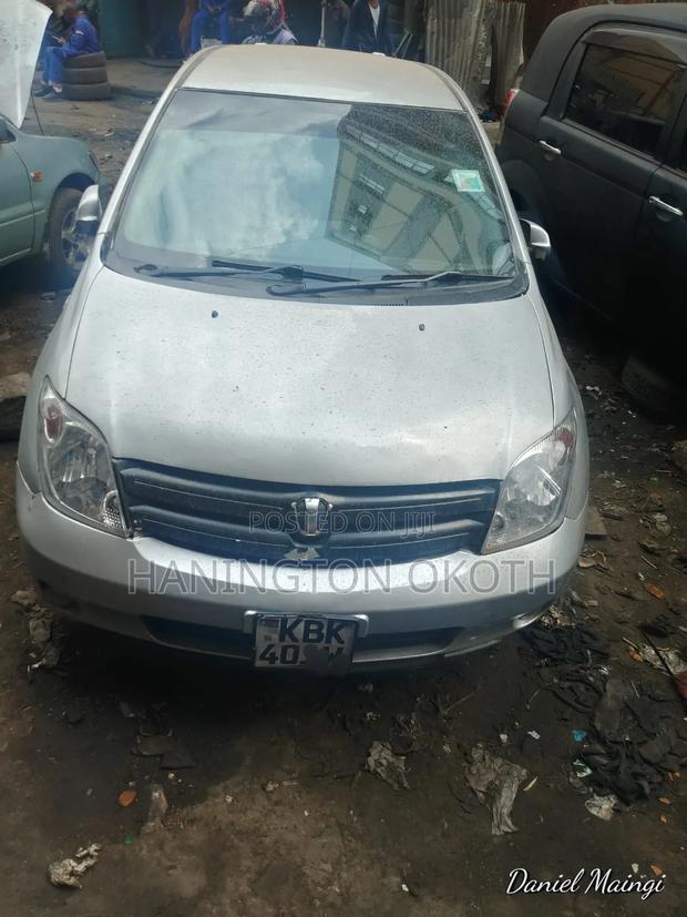 Toyota IST 2007 Gray