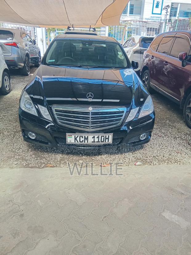 Mercedes-Benz E300 2010 Black