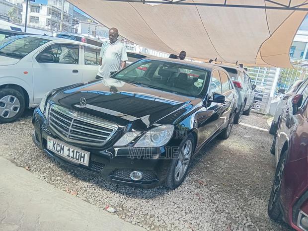 Mercedes-Benz E300 2010 Black