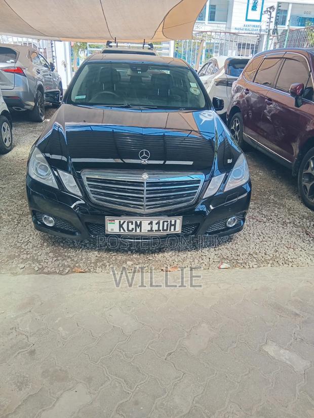 Mercedes-Benz E300 2010 Black