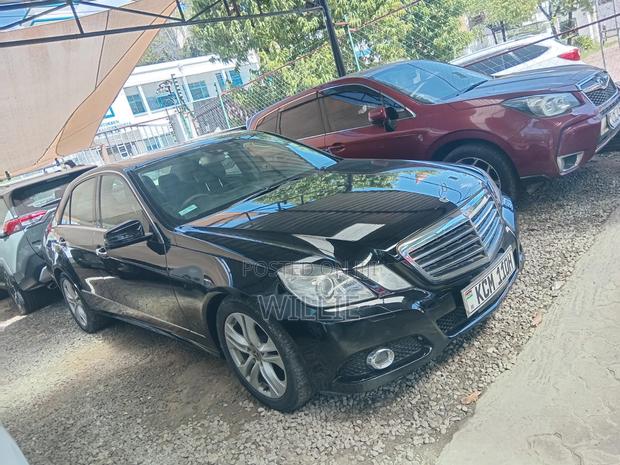 Mercedes-Benz E300 2010 Black