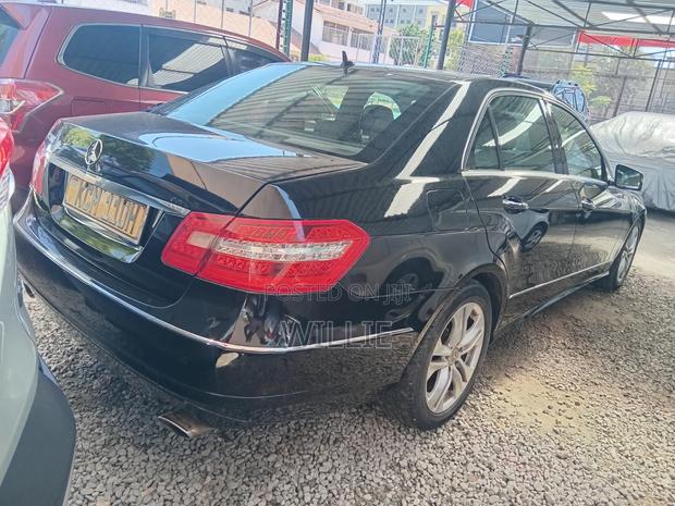Mercedes-Benz E300 2010 Black