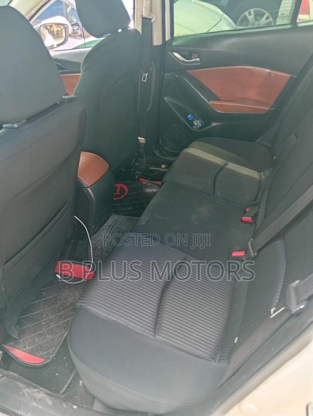 Mazda Axela SV Premium 2014 White