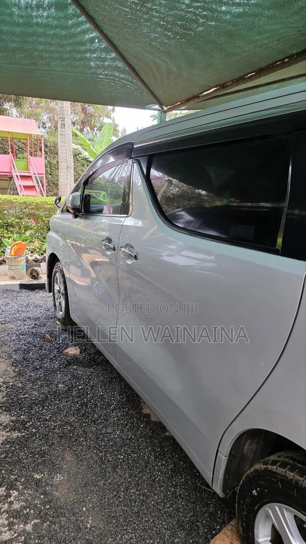 Toyota Vellfire 2016 Silver
