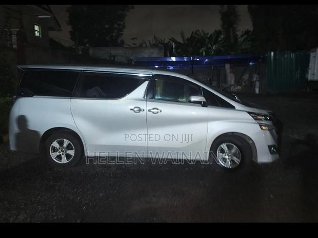 Toyota Vellfire 2016 Silver