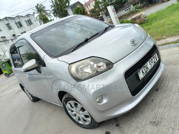 Toyota Porte 2015 Silver