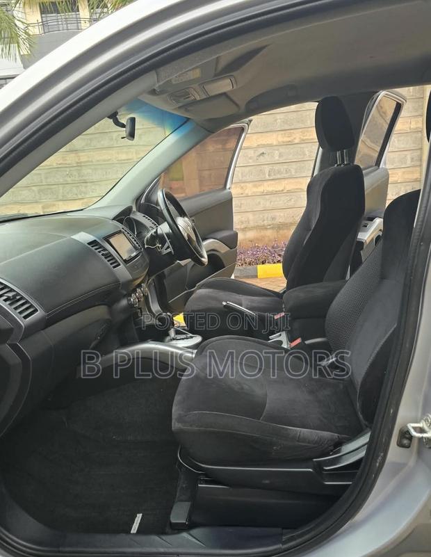 Mitsubishi Outlander 2012 Gray
