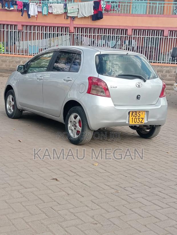 Toyota Vitz 2006 Silver